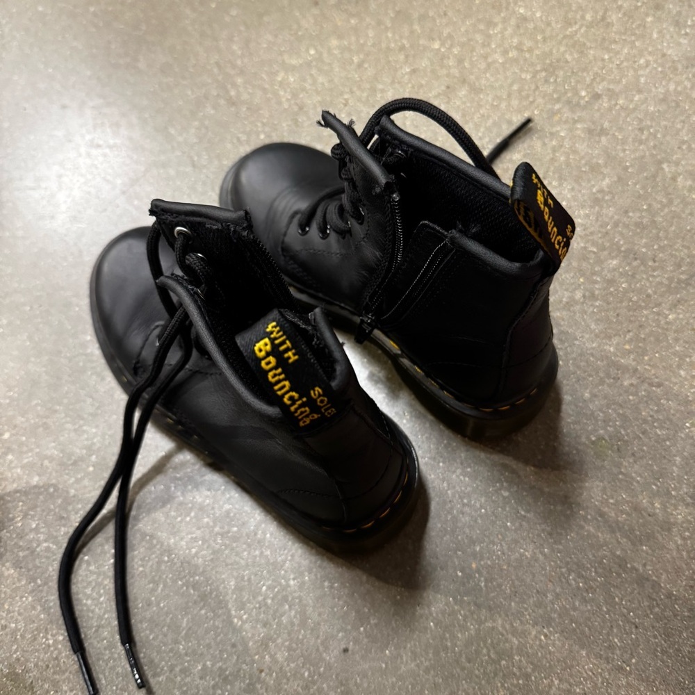 Dr. Martens Kids 1460J Delaney Black Leather Boots Size 12Y Side Zip Docs - Picture 3 of 7